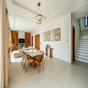 Graphique de performance et clés symbolisant la gestion locative à Marrakech