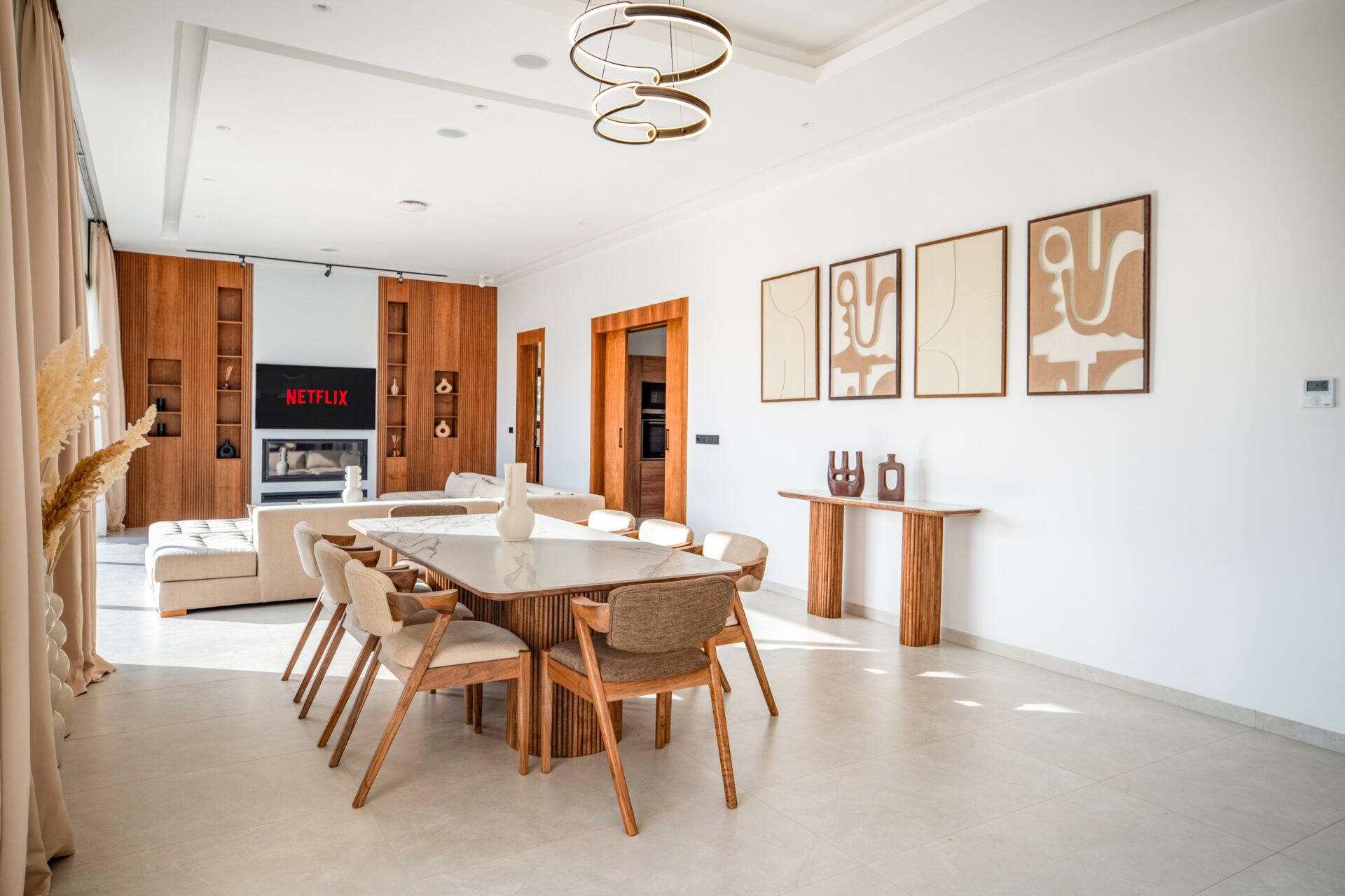 Professional property management dashboard showing occupancy rates in Marrakech