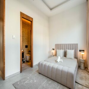 Tableau de bord analytique et graphiques de performance pour la gestion locative courte durée à Marrakech.