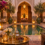Conciergerie à Marrakech préparant l'accueil des voyageurs dans un riad - conciergerie marrakech